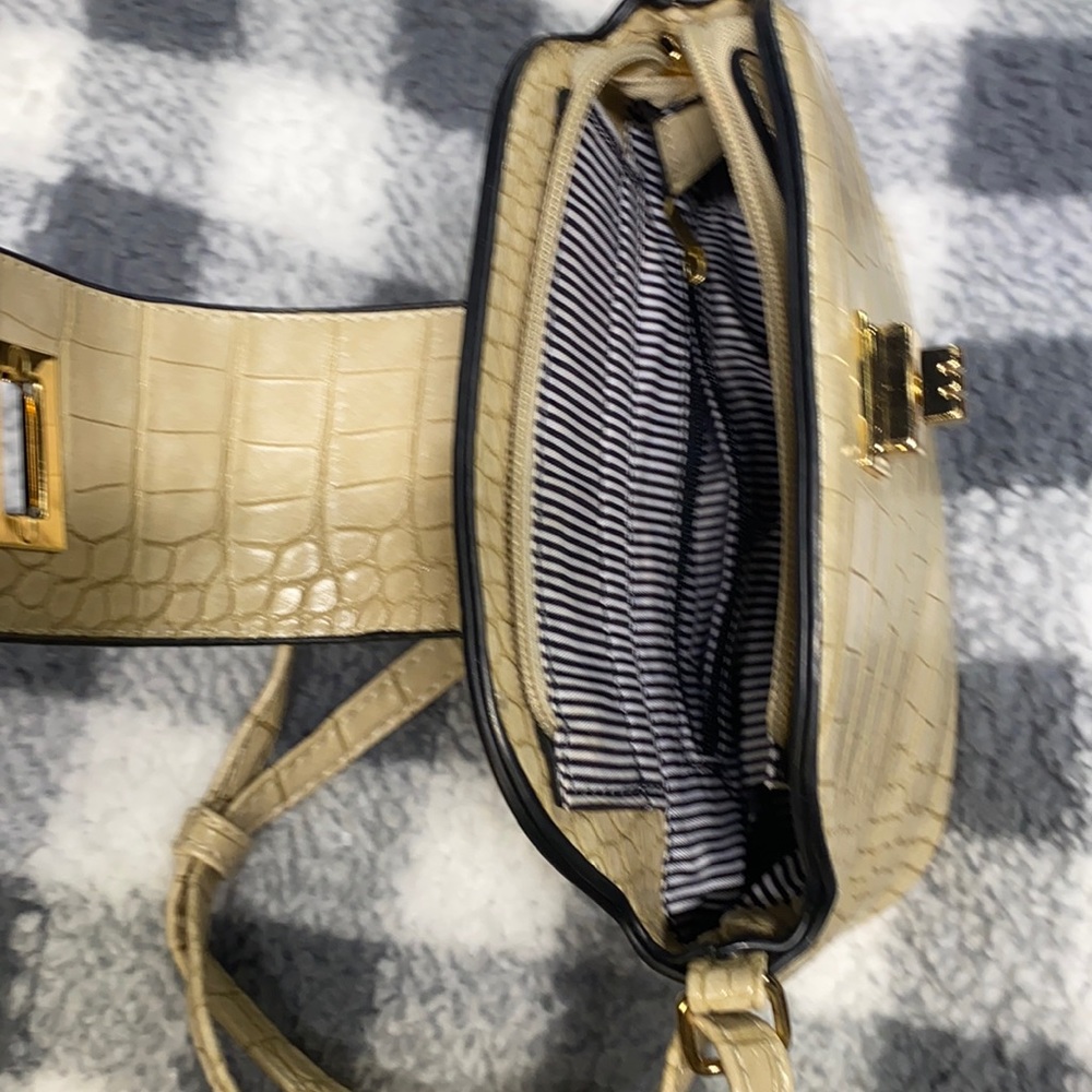 Adorable small shoulder purse